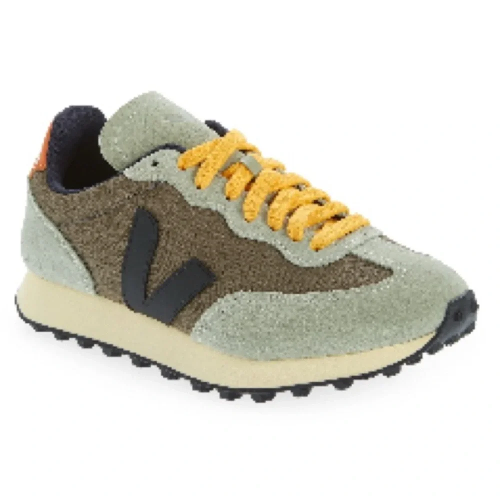 NEW VEJA Rio Branco Sneaker in Khaki Black - Picture 1 of 6